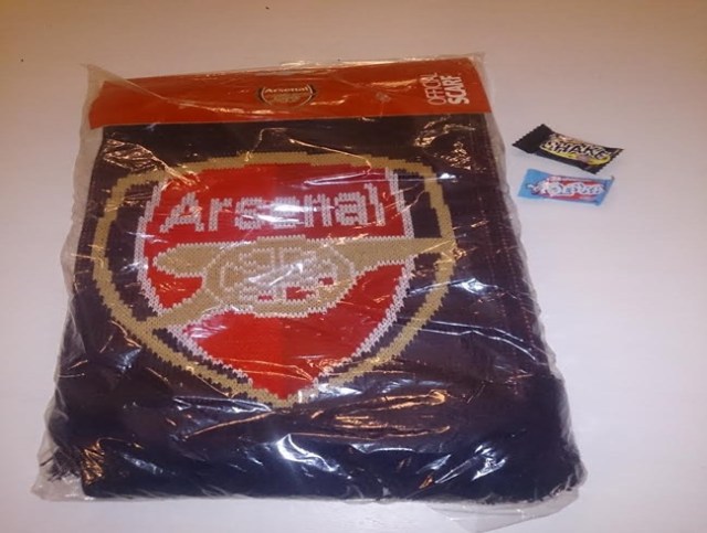 Supporterprylar_Arsenal_halsduk