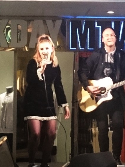 Amanda fondell idol vip shopping